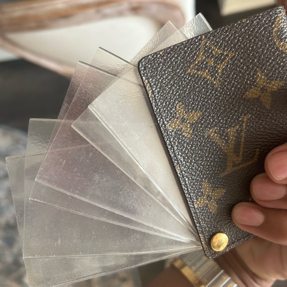 Louis Vuitton Card Holder - Picture 4 of 4